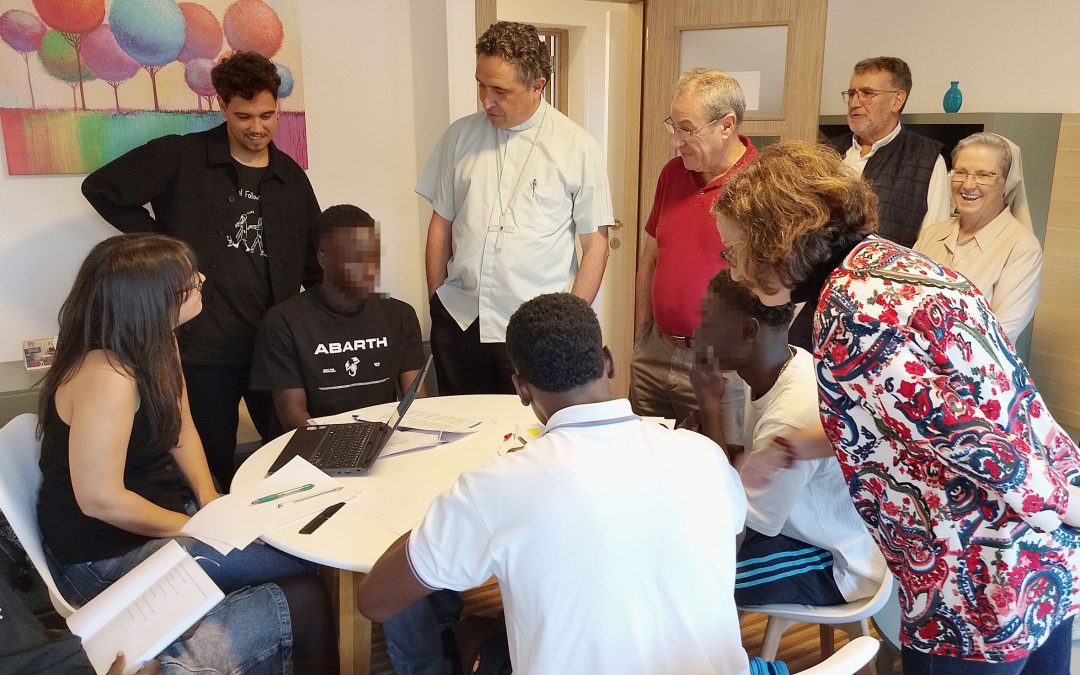 RESPONSABLES DE MIGRACIONES Y TRATA DE LA CONFERENCIA EPISCOPAL VISITARON EL FOGAR SAN ANÍBAL OS CASTROS EN BURELA